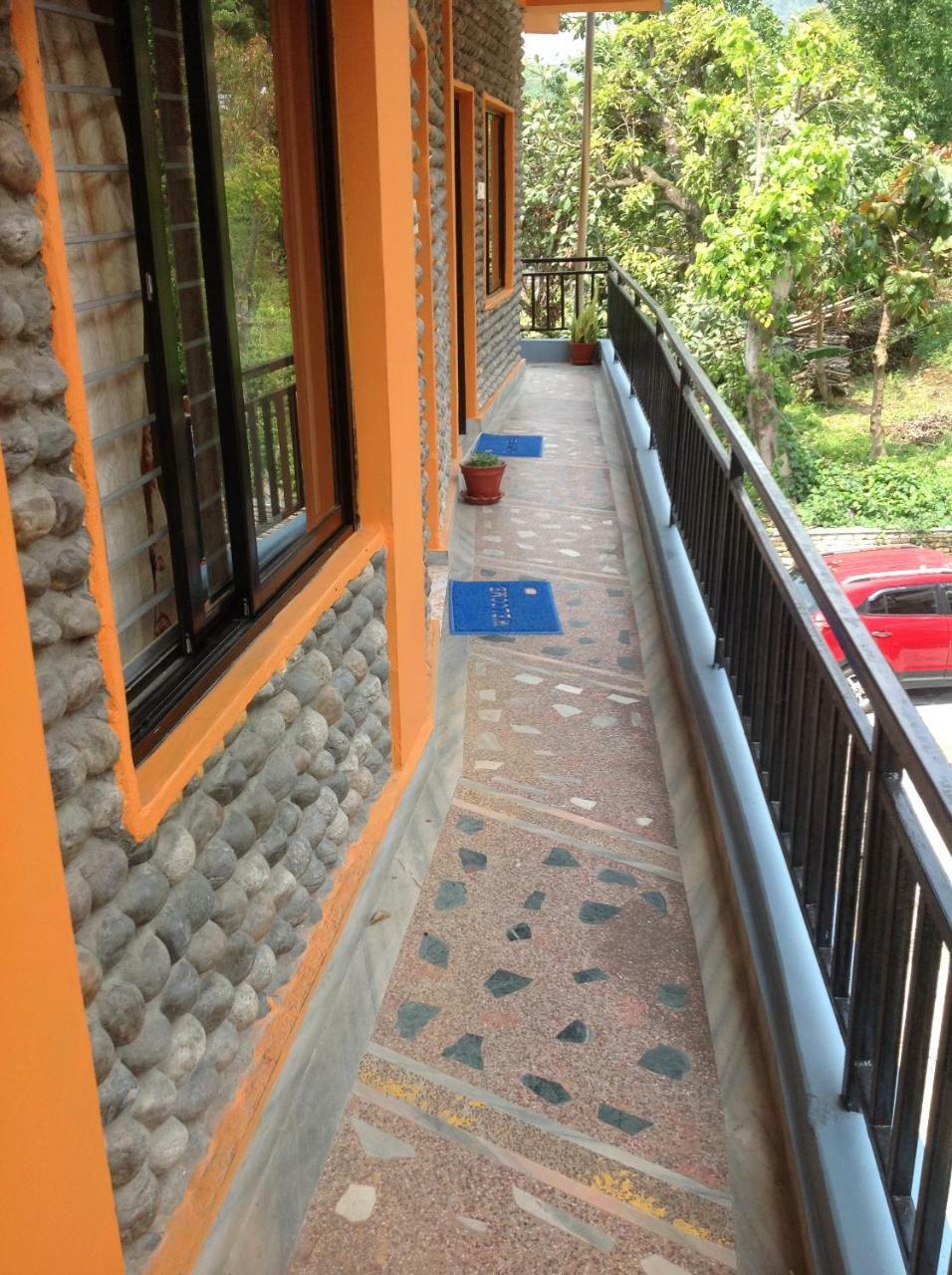 Hotel Direction Pokhara Bagian luar foto
