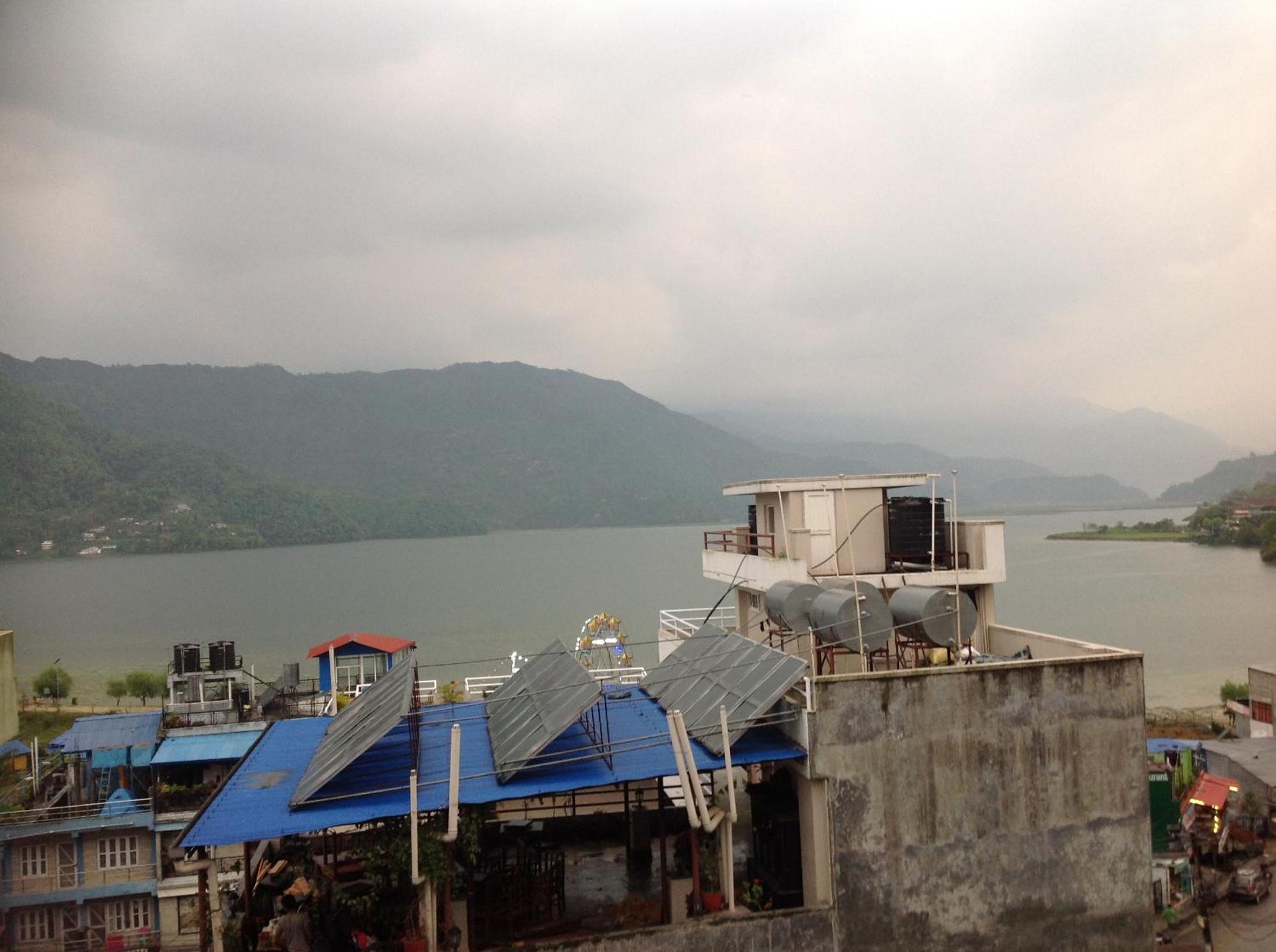 Hotel Direction Pokhara Bagian luar foto