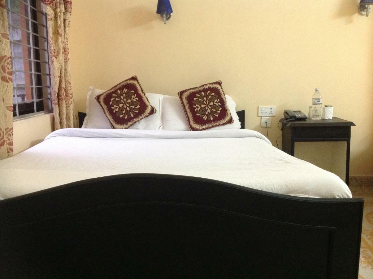 Hotel Direction Pokhara Bagian luar foto