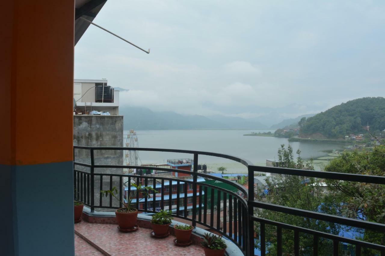 Hotel Direction Pokhara Bagian luar foto