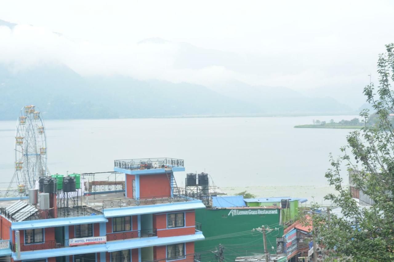Hotel Direction Pokhara Bagian luar foto