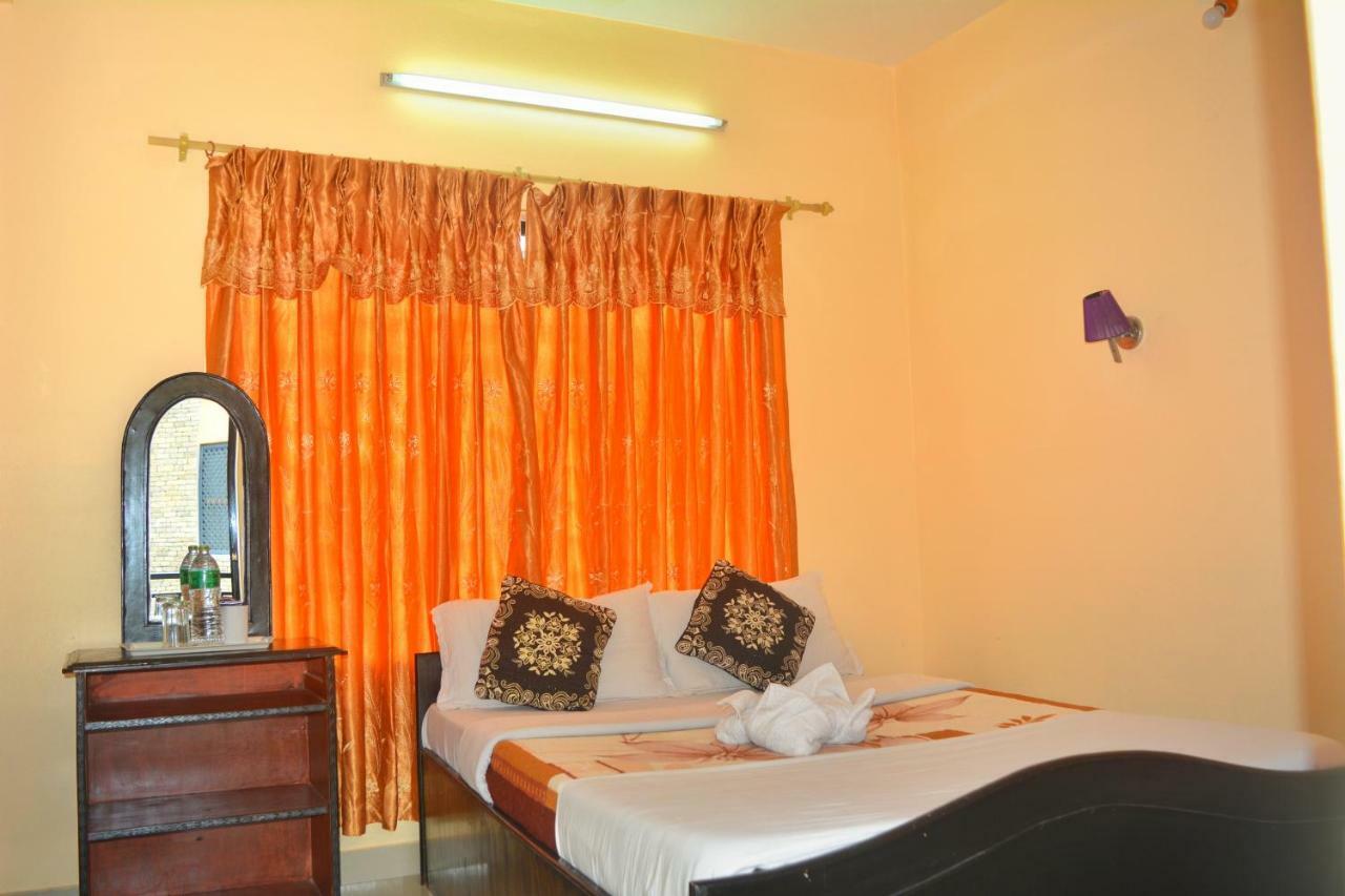 Hotel Direction Pokhara Bagian luar foto