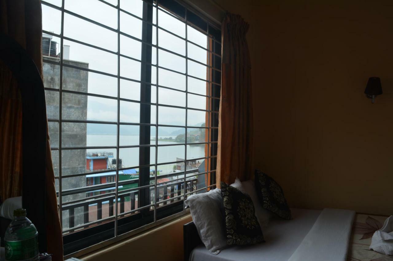 Hotel Direction Pokhara Bagian luar foto