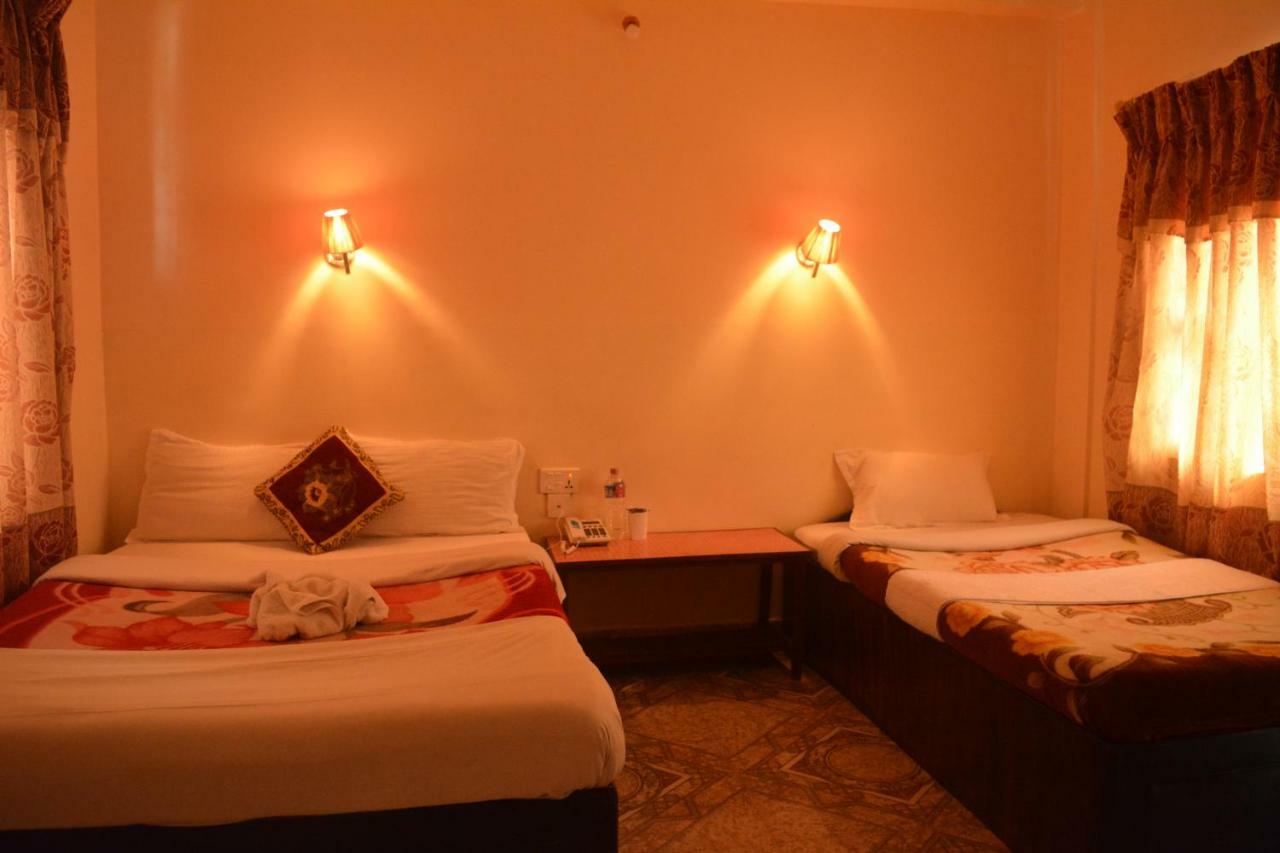 Hotel Direction Pokhara Bagian luar foto