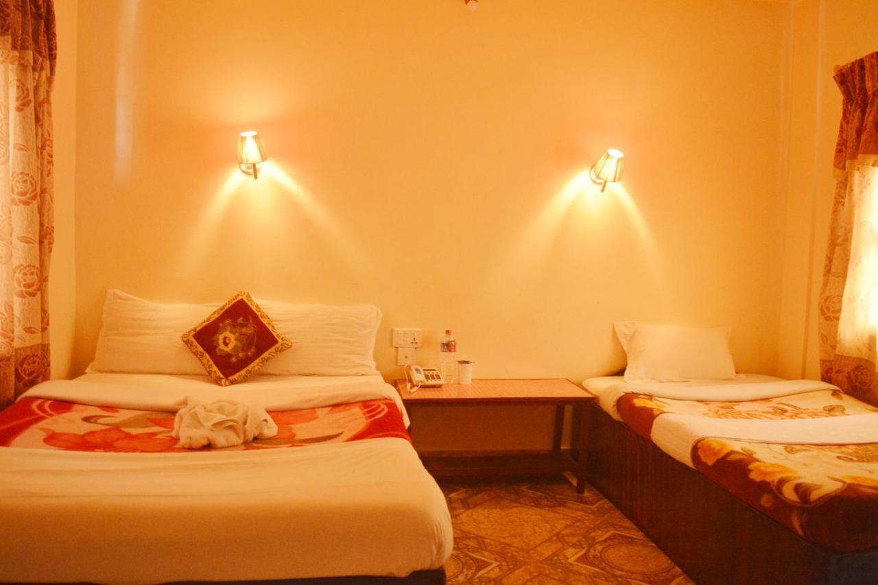 Hotel Direction Pokhara Bagian luar foto