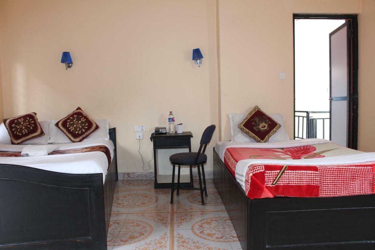 Hotel Direction Pokhara Bagian luar foto