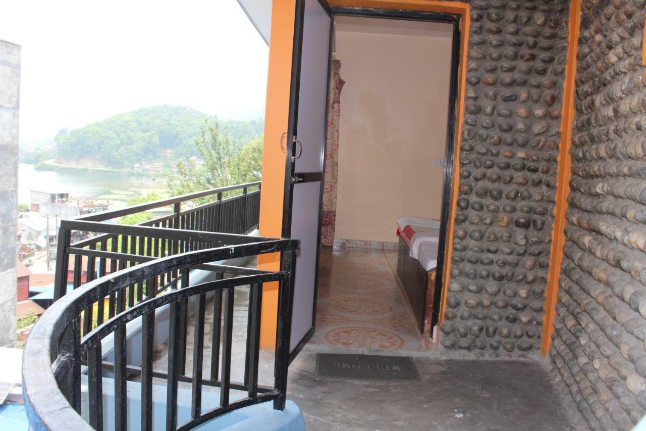 Hotel Direction Pokhara Bagian luar foto