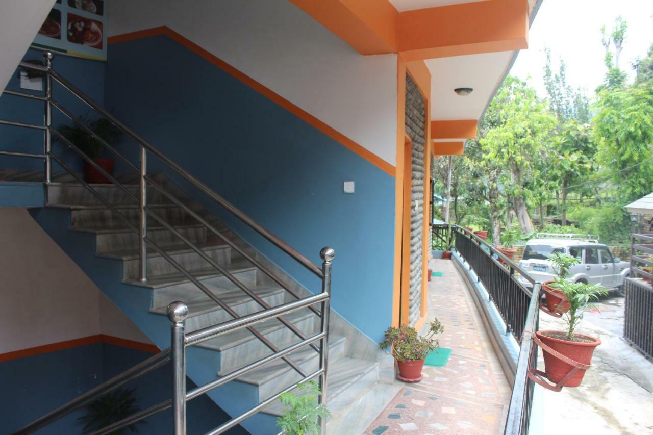 Hotel Direction Pokhara Bagian luar foto