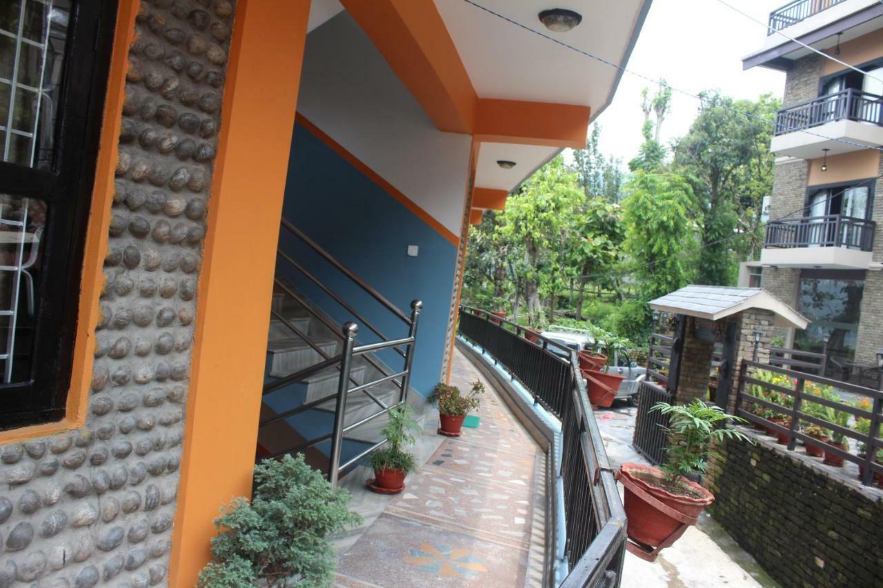 Hotel Direction Pokhara Bagian luar foto