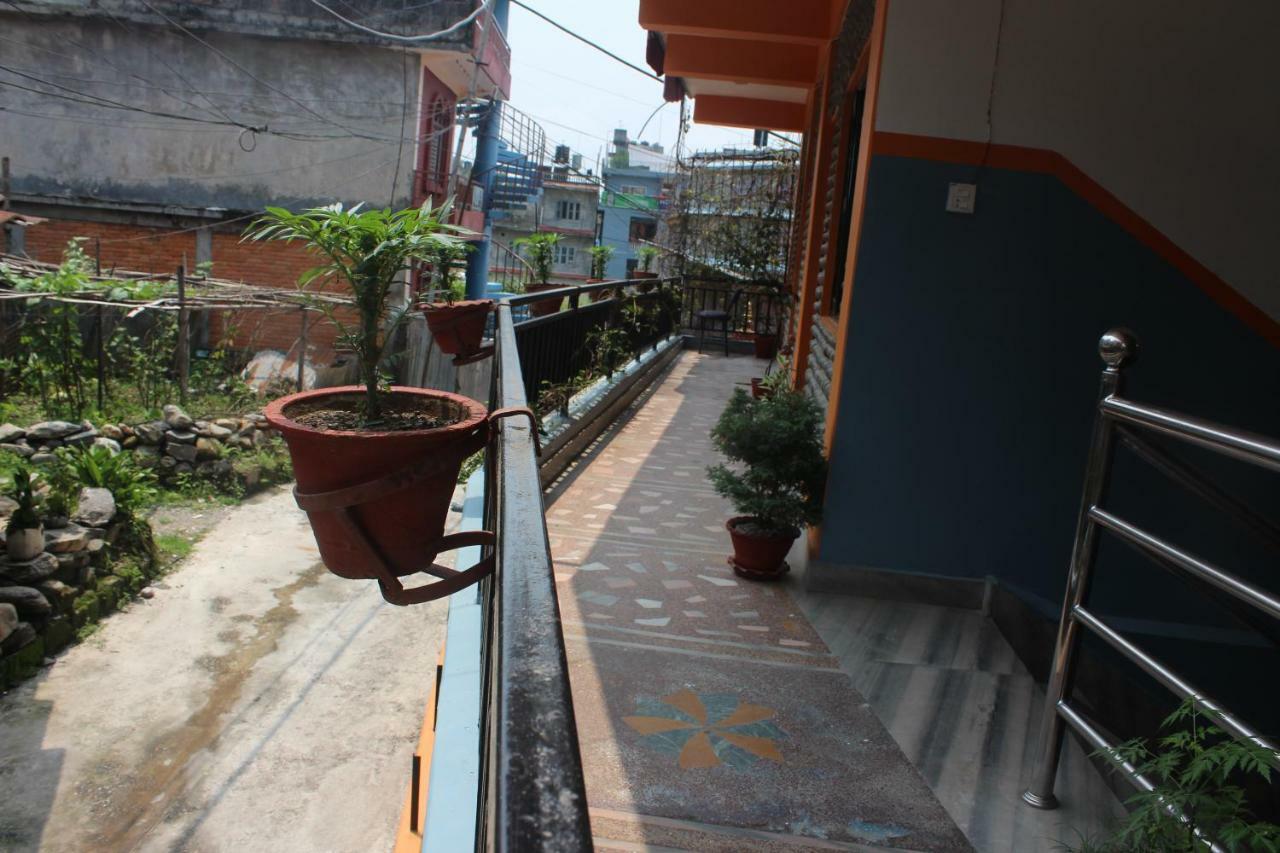 Hotel Direction Pokhara Bagian luar foto
