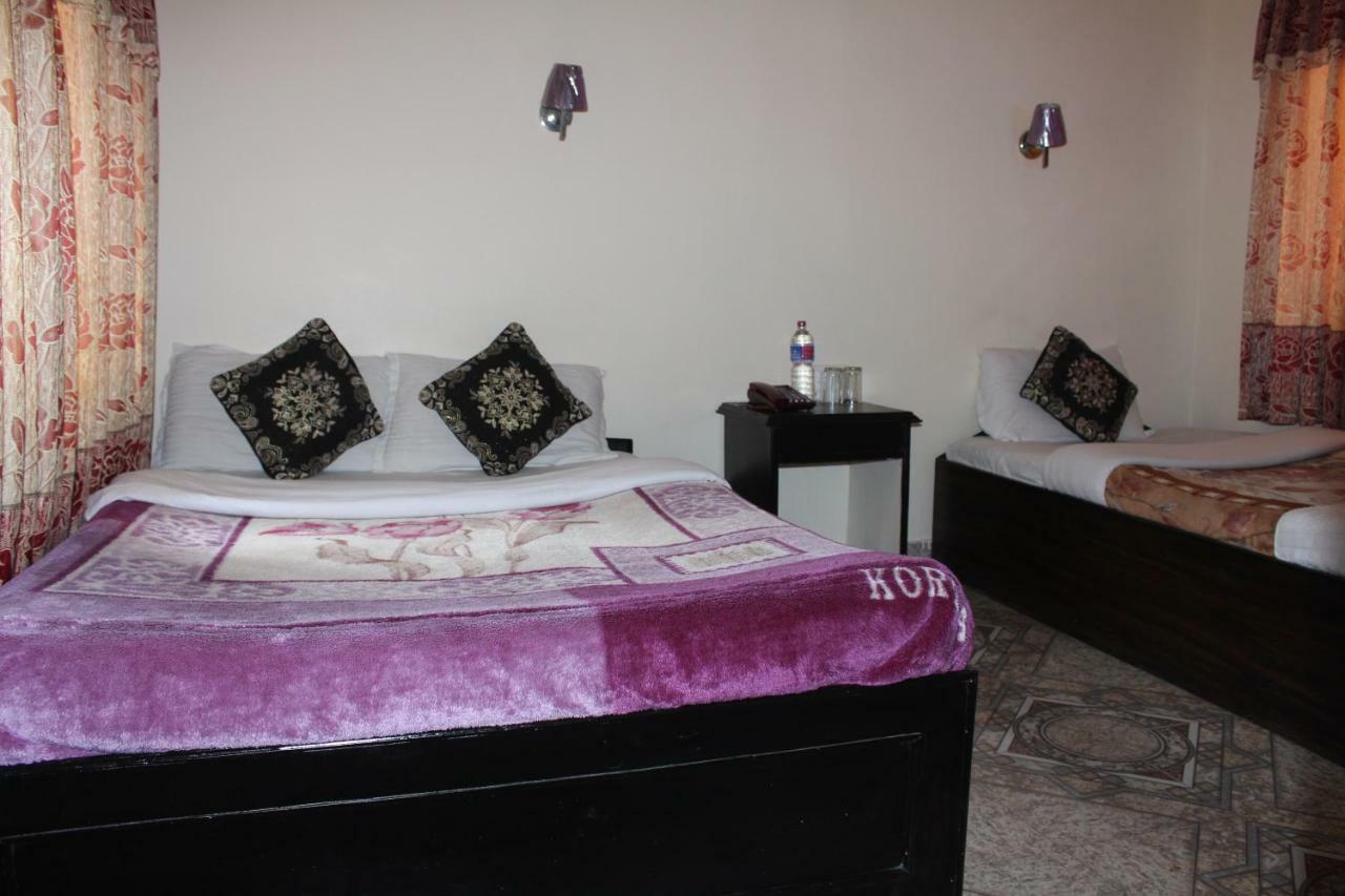 Hotel Direction Pokhara Bagian luar foto