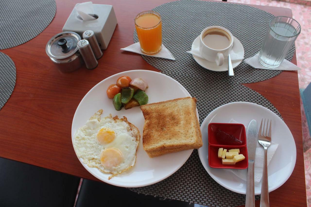 Hotel Direction Pokhara Bagian luar foto