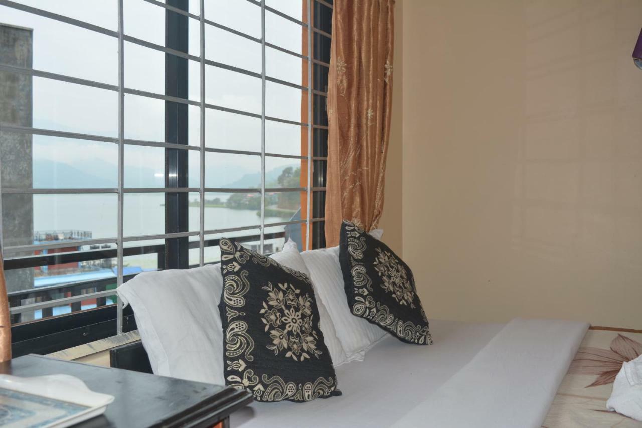 Hotel Direction Pokhara Bagian luar foto