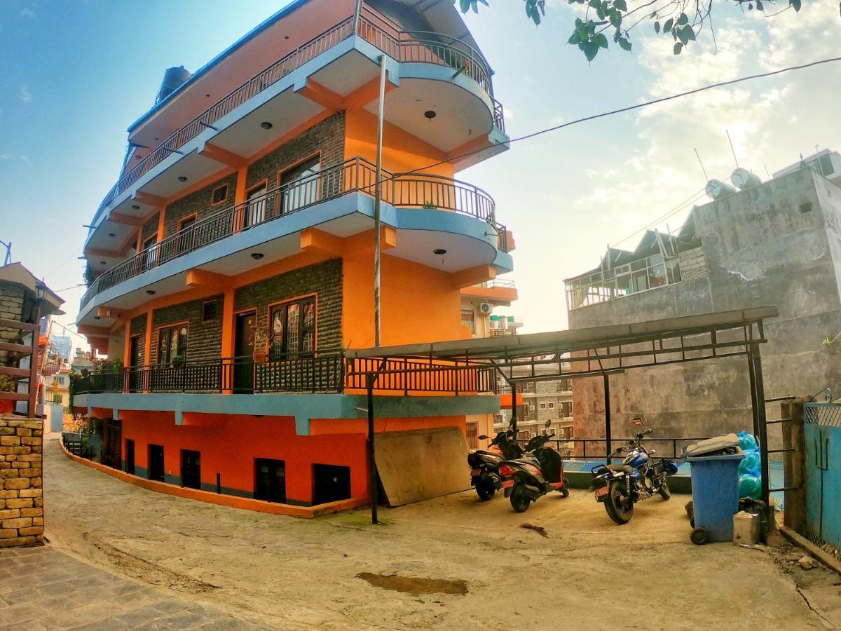 Hotel Direction Pokhara Bagian luar foto